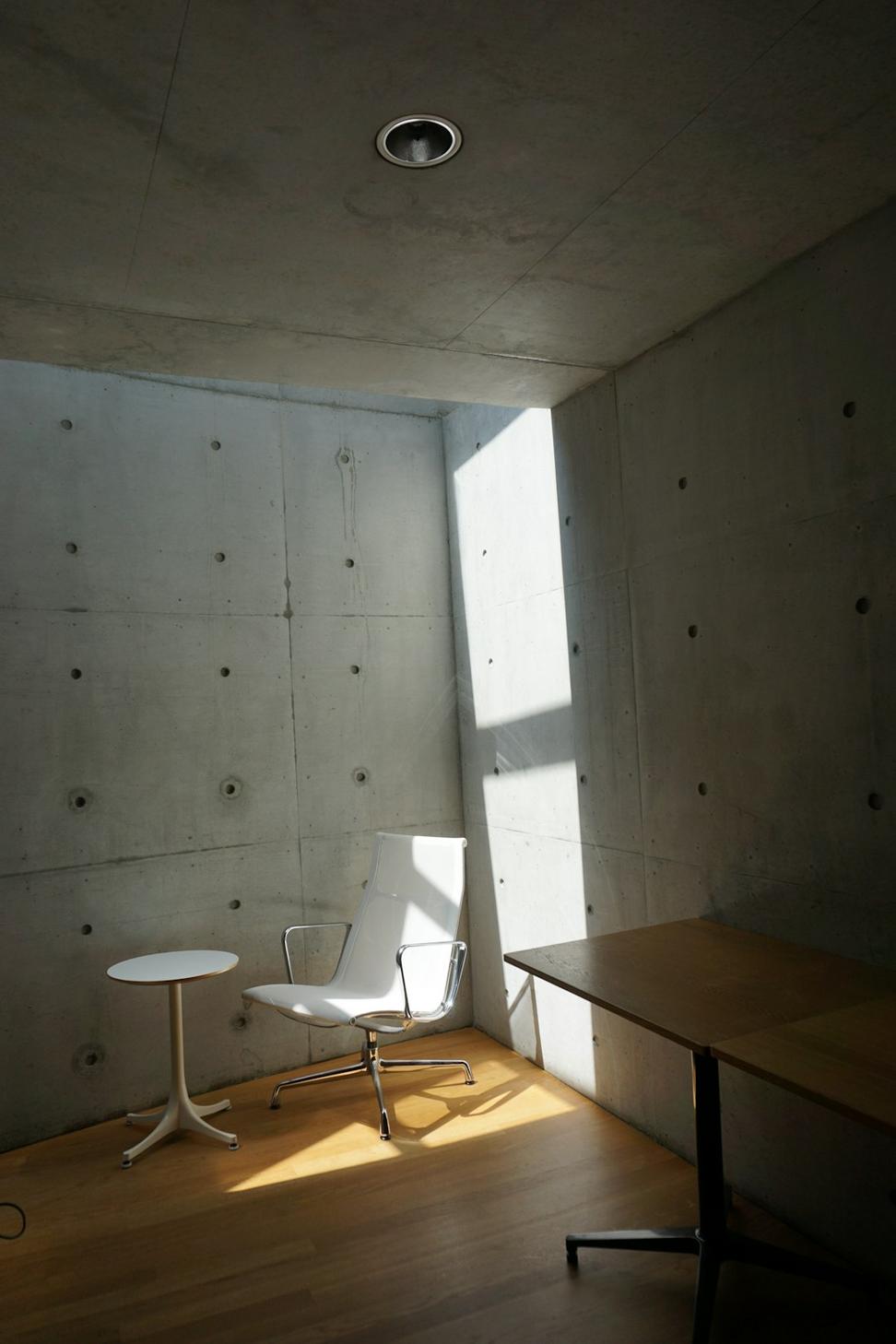 Studio Contact